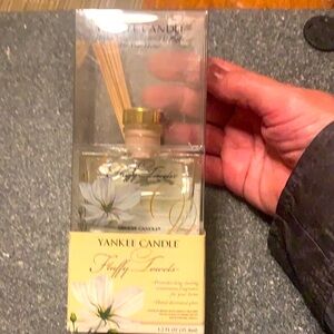 Yankee Candle Fluffy Towels diffuser new 1.2 oz